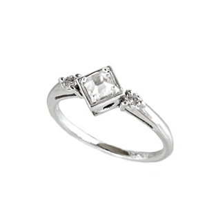 photo:18K White Gold solitaire Diamond design ring