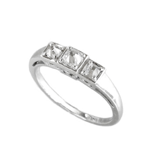 Photo:18K White Gold straight line Diamond design ring