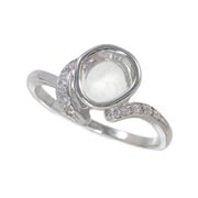 Photo:18K White Gold Diamond curved design ring